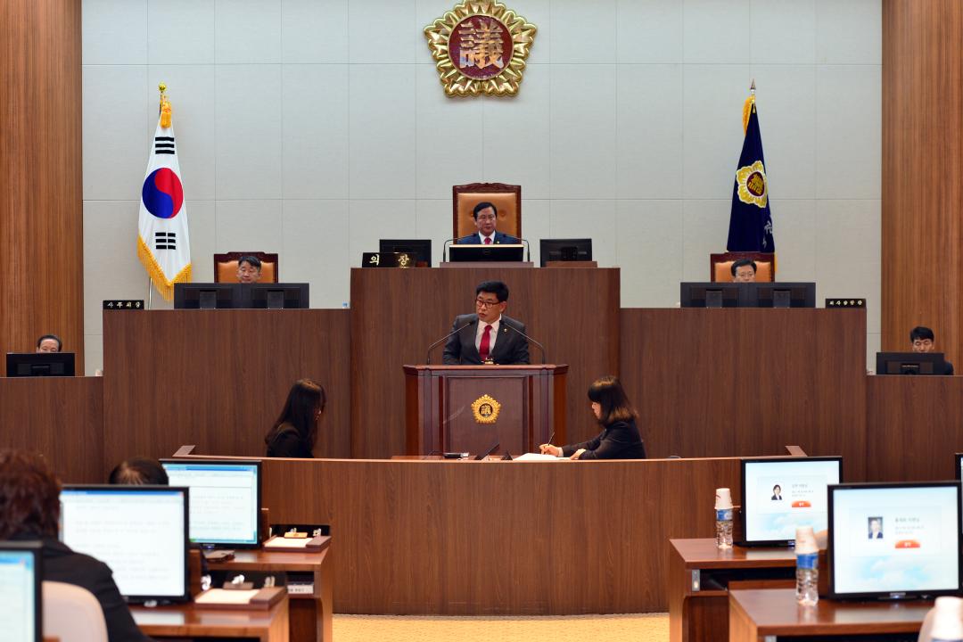 '제277회 충청남도의회 임시회 제1차 본회의 오인철 의원 5분발언' 게시글의 사진(1) '150317_제277회 임시회 제1차 본회의 오인철 의원03.jpg'