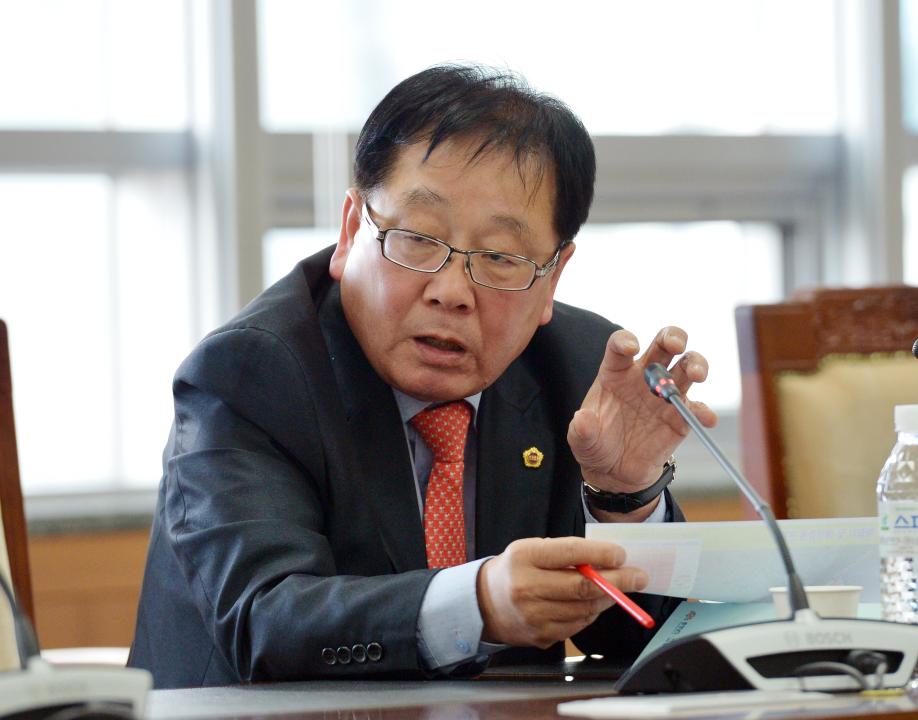 '정책특별위원회 제5차회의' 게시글의 사진(7) '160226_3농특위-서형달의원1.jpg'