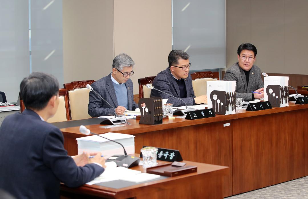 '제357회 임시회 제1차 건설소방위원회' 게시글의 사진(16) '250205_제357회 임시회 제1차 건설소방위원회_21.JPG'