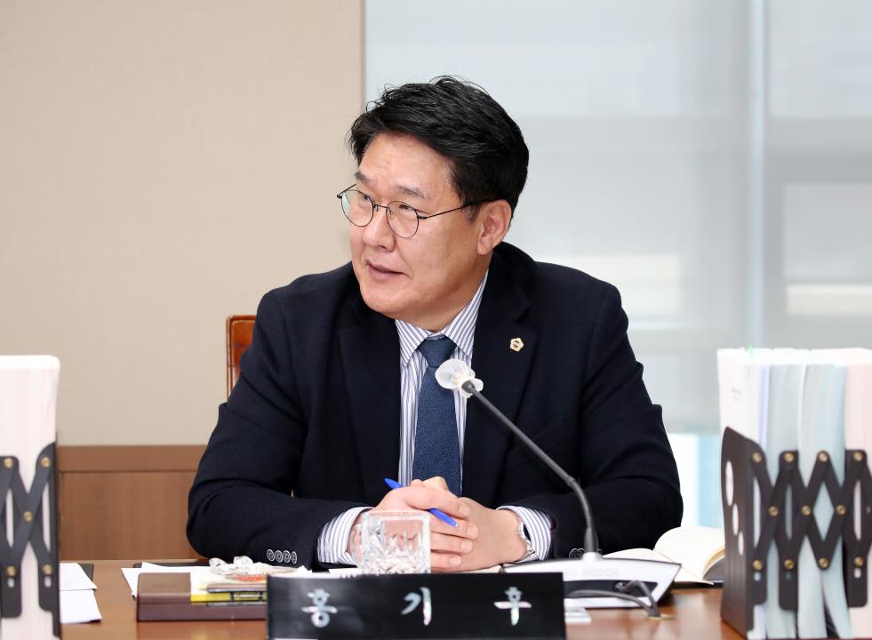 '제357회 임시회 제3차 건설소방위원회' 게시글의 사진(18) '250207_제357회 임시회 제3차 건설소방위원회_32.JPG'