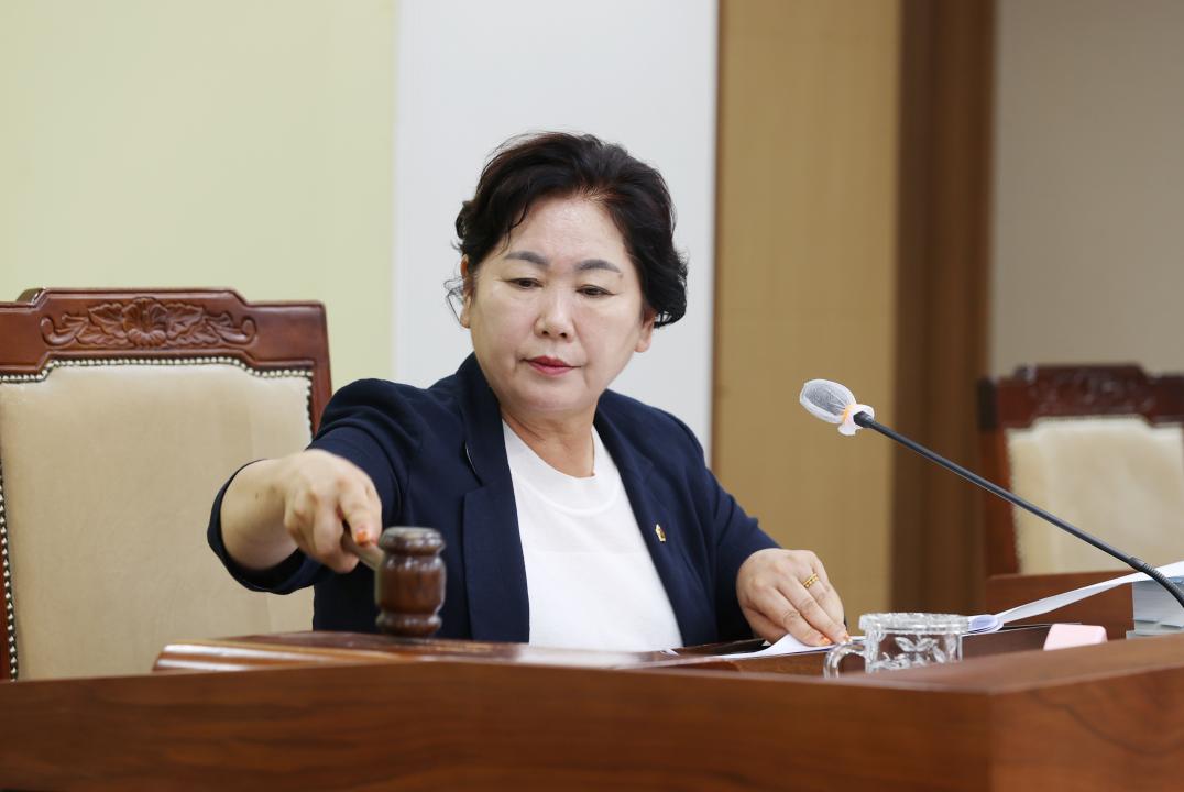 '제351회 정례회 제1차 행정문화위원회' 게시글의 사진(9) '240611_제351회 정례회 행정문화위원회 (1차) (30).JPG'