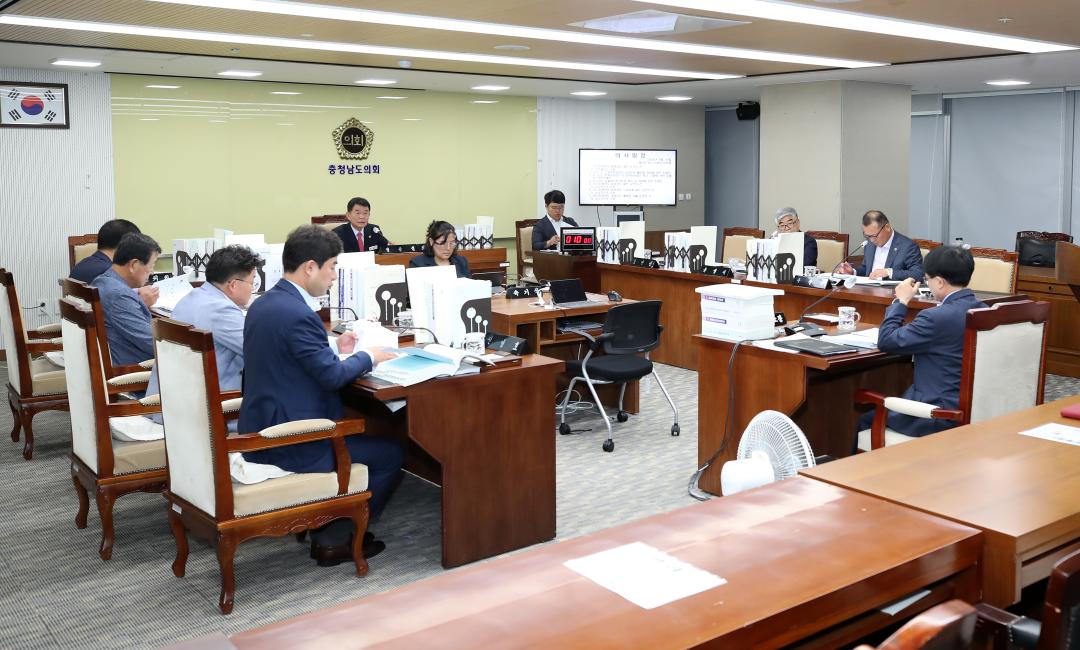 '제352회 정례회 제2차 농수산해양위원회' 게시글의 사진(2) '240612_제352회 정례회 제2차 농수산해양위원회_01.JPG'