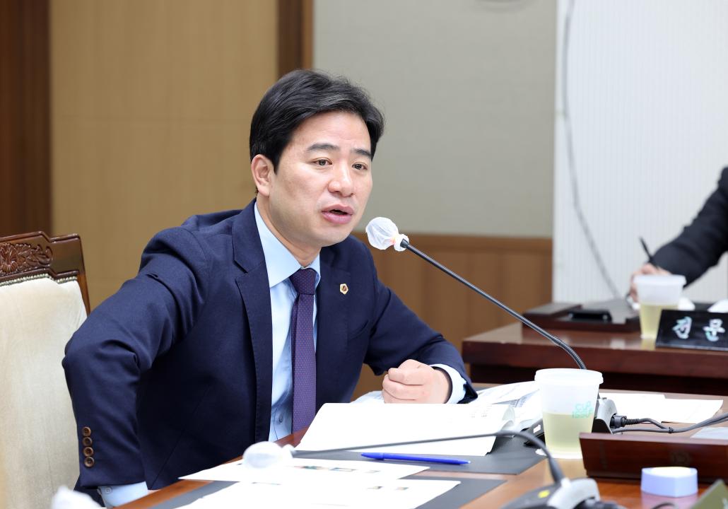 '제357회 임시회 제3차 농수산해양위원회' 게시글의 사진(44) '0207_농수산해양위원회69.jpg'