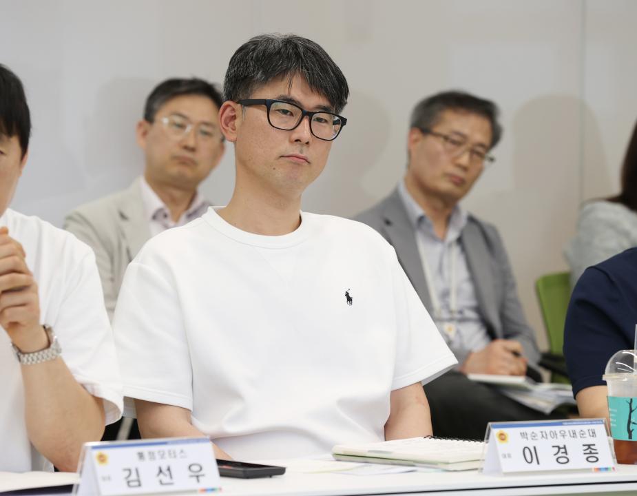 '충남 프랜차이즈 산업 육성 및 지원을 위한 연구모임' 게시글의 사진(21) '240517_충남 프랜차이즈 산업 육성 및 지원을 위한 연구모임 (36).JPG'