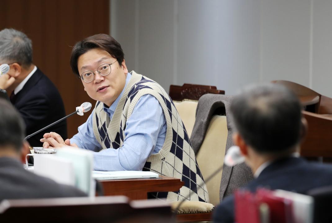 '제357회 임시회 제1차 교육위원회' 게시글의 사진(31) '250206_제357회 임시회 제1차 교육위원회_39.JPG'