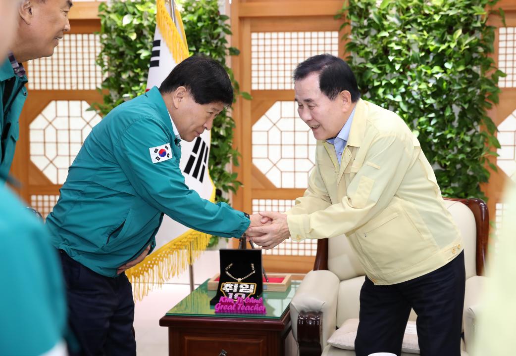 '충남도교육청 을지훈련 근무자 격려 방문' 게시글의 사진(5) '240820_을지훈련 근무자 격려 방문 도교육청_06.JPG'