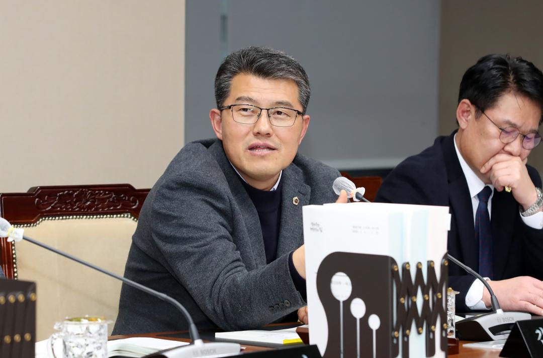 '제357회 임시회 제4차 건설소방위원회' 게시글의 사진(22) '250210_제357회 임시회 제4차 건설소방위원회_27.JPG'
