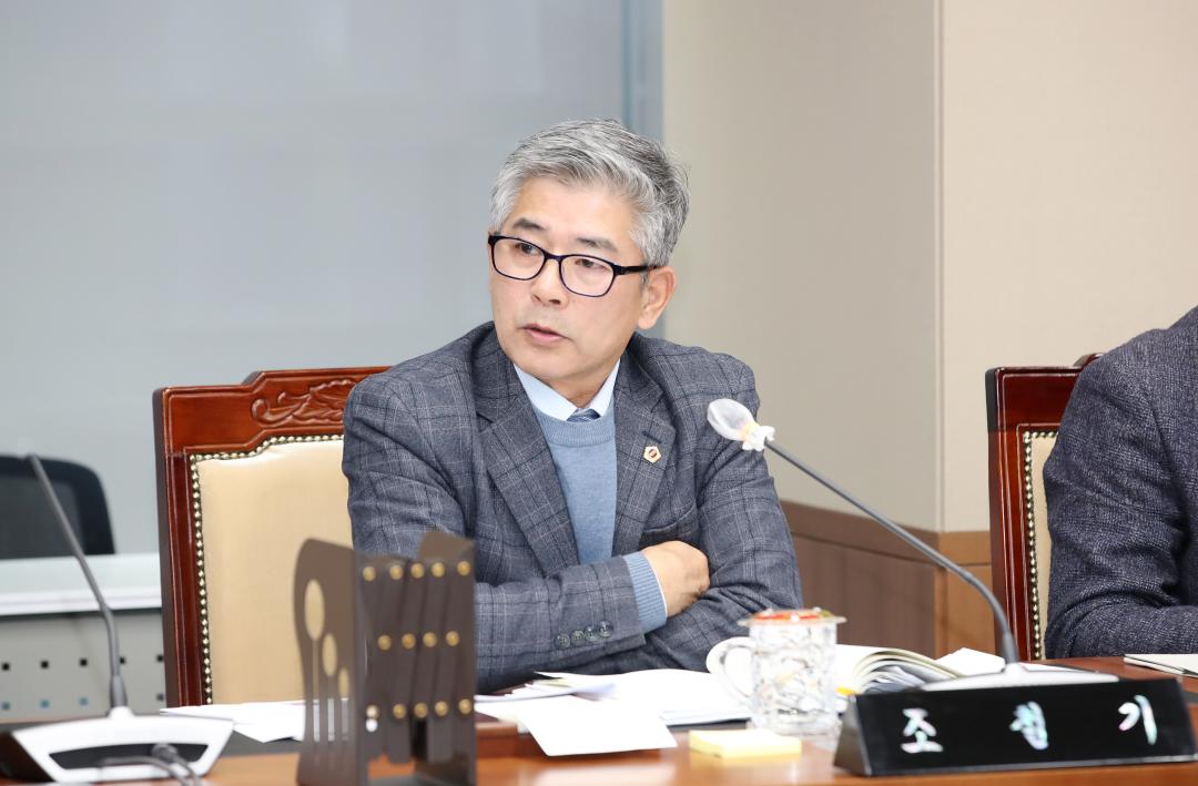 '제357회 임시회 제1차 건설소방위원회' 게시글의 사진(28) '250205_제357회 임시회 제1차 건설소방위원회_36.JPG'