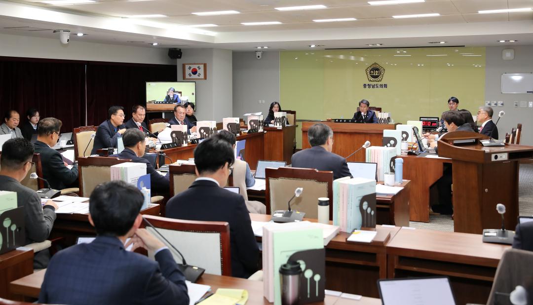'제356회 정례회 교육위원회 행정사무감사' 게시글의 사진(3) '241118_제356회 정례회 교육위원회 행감_03.JPG'