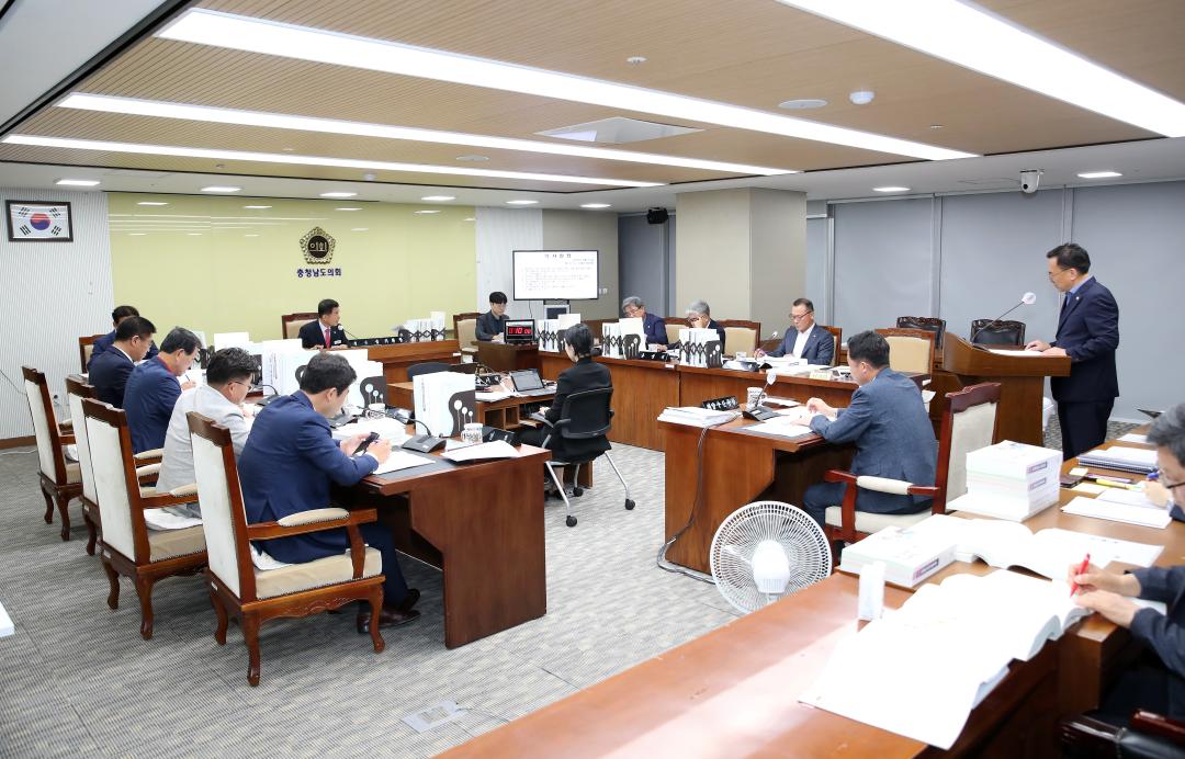 '제352회 정례회 제1차 농수산해양위원회' 게시글의 사진(4) '240611_제352회 정례회 제1차 농수산해양위원회_01.JPG'