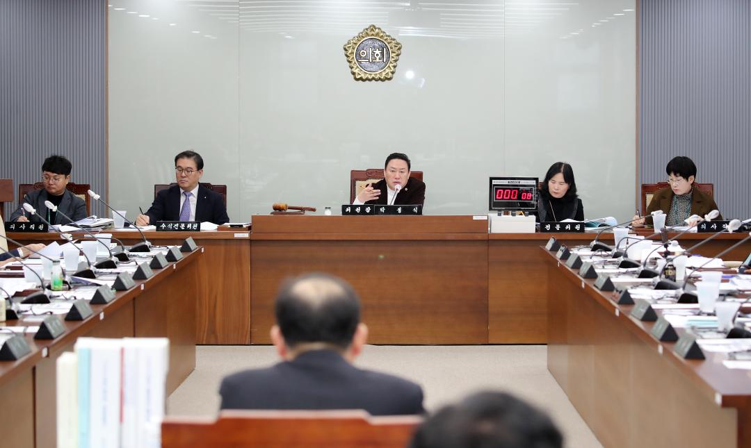 '제1차 예산결산특별위원회' 게시글의 사진(5) '250218_제357회 임시회 예산결산특별위원회_05.JPG'