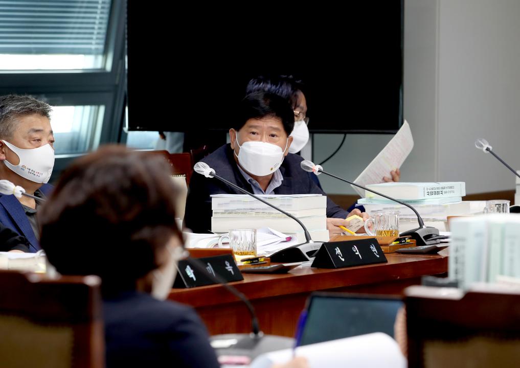 '충남도의회 교육위원회 제340회 임시회 제1차 회의' 게시글의 사진(12) '220919_교육위원회 제340회 임시회 제1차 회의 12.JPG'