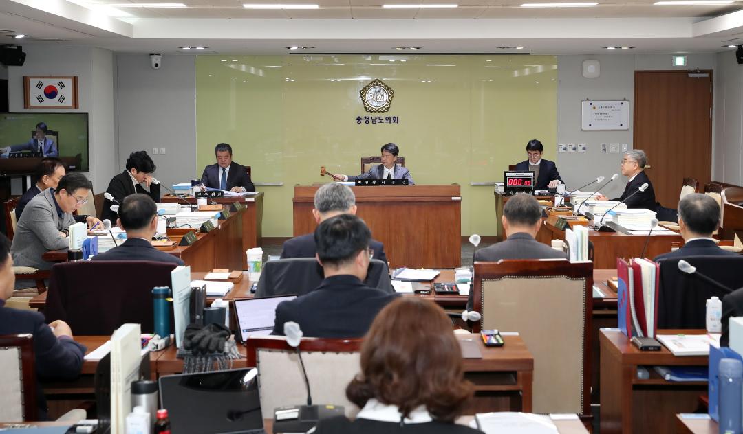 '제357회 임시회 제1차 교육위원회' 게시글의 사진(10) '250206_제357회 임시회 제1차 교육위원회_02.JPG'