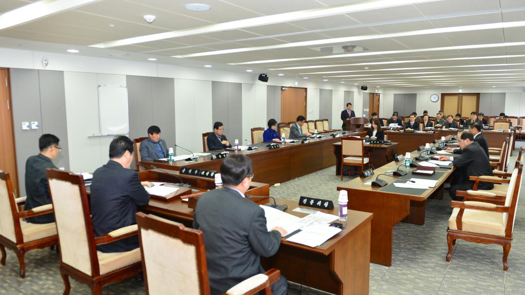 '제276회 충청남도의회 임시회 충청권상생발전특별위원회' 게시글의 사진(6) '150204_제276회 임시회 충청권상생발전특별위원회17.jpg'