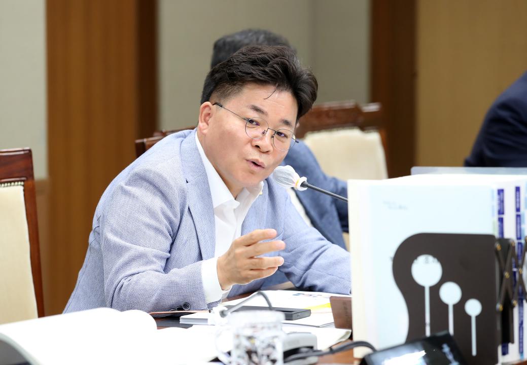 '제352회 정례회 제2차 농수산해양위원회' 게시글의 사진(17) '240612_제352회 정례회 제2차 농수산해양위원회_62.JPG'