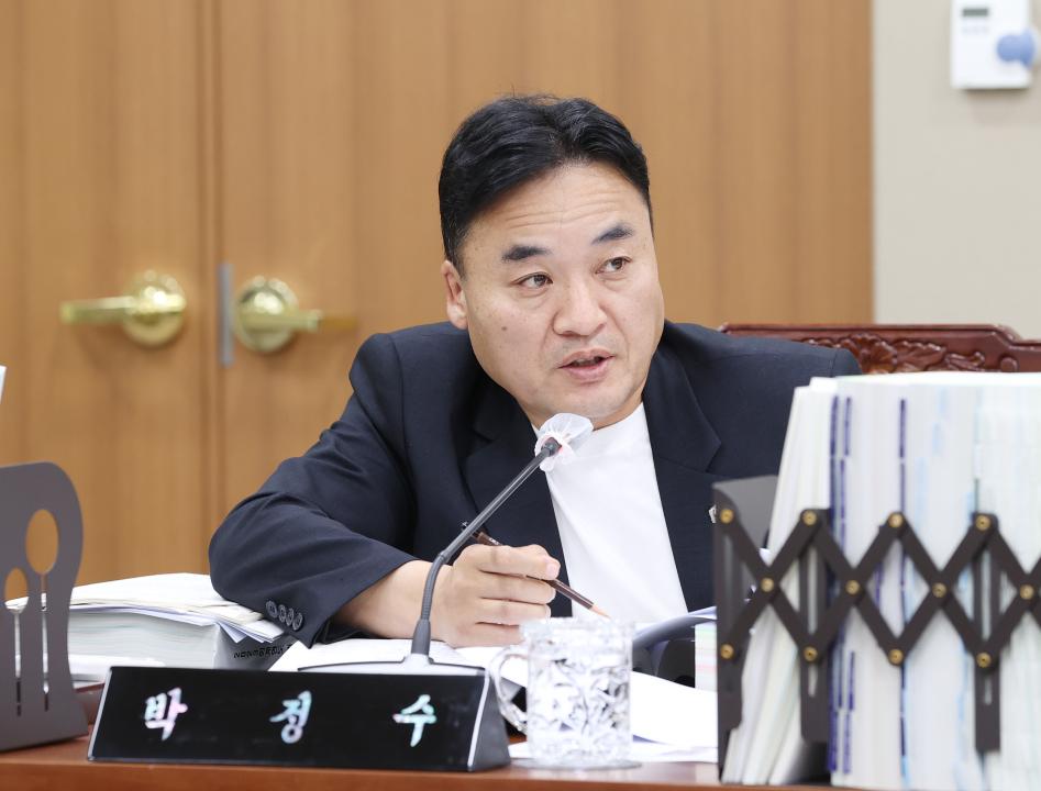 '제351회 정례회 제1차 행정문화위원회' 게시글의 사진(22) '240611_제351회 정례회 행정문화위원회 (1차) (33).JPG'