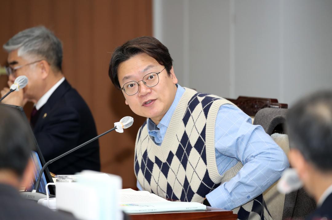 '제357회 임시회 제1차 교육위원회' 게시글의 사진(26) '250206_제357회 임시회 제1차 교육위원회_38.JPG'