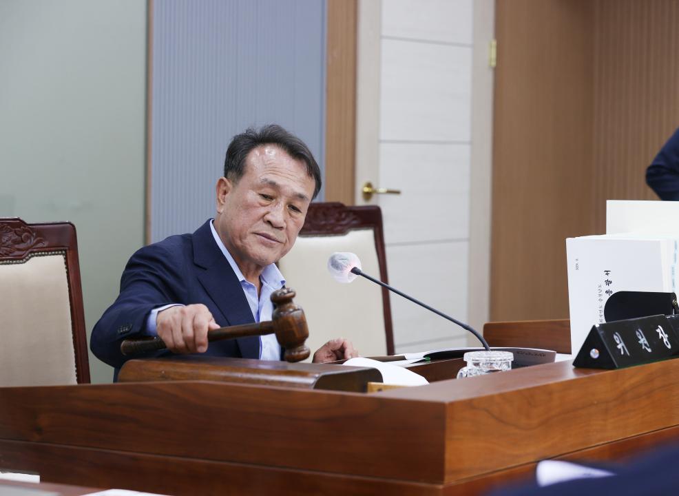 '제351회 정례회 제1차 복지환경위원회' 게시글의 사진(7) '240611_제351회 정례회 복지환경위원회 (1차) (15).JPG'