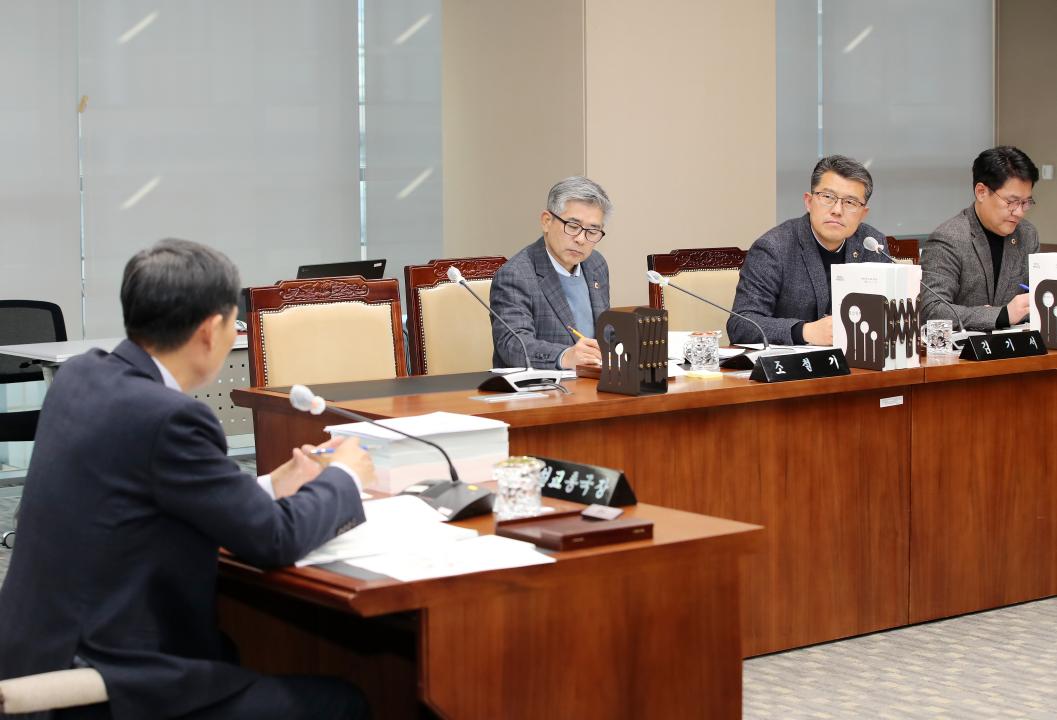 '제357회 임시회 제1차 건설소방위원회' 게시글의 사진(22) '250205_제357회 임시회 제1차 건설소방위원회_27.JPG'