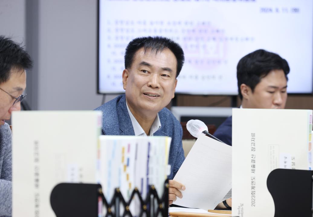 '제351회 정례회 제1차 복지환경위원회' 게시글의 사진(10) '240611_제351회 정례회 복지환경위원회 (1차) (9).JPG'