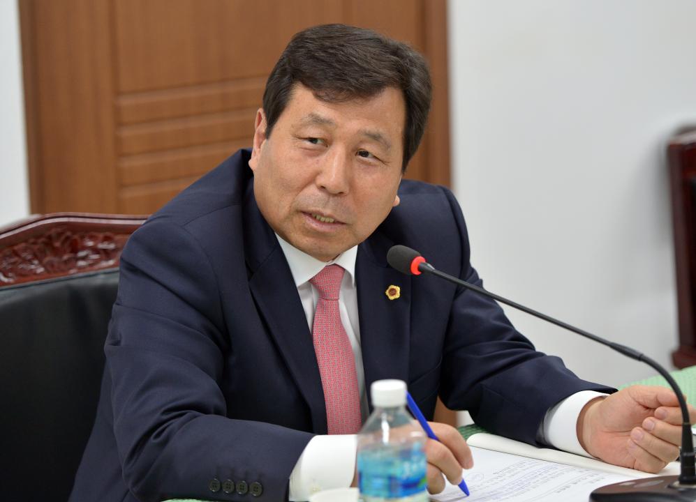'제283회 정례회 안전건설해양소방위 행정사무감사' 게시글의 사진(7) '151106_안건해소위행감-충청소방학교-이진환의원3.jpg'