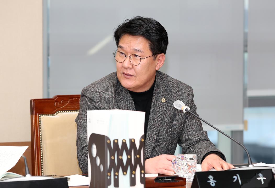 '제357회 임시회 제1차 건설소방위원회' 게시글의 사진(11) '250205_제357회 임시회 제1차 건설소방위원회_15.JPG'