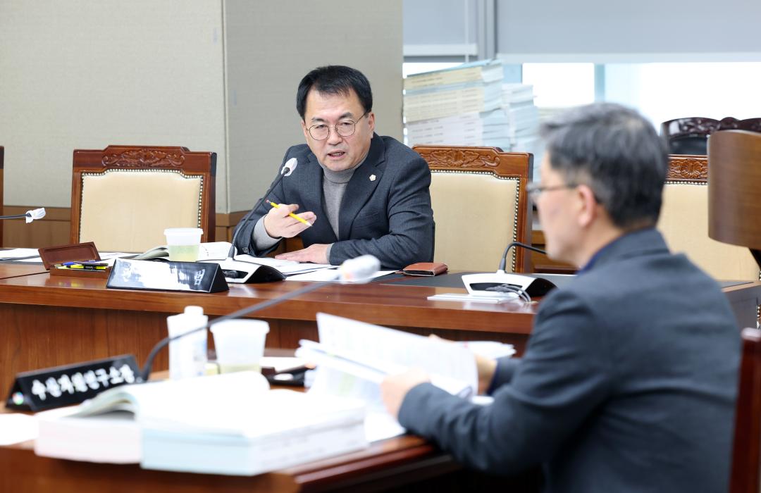 '제357회 임시회 제3차 농수산해양위원회' 게시글의 사진(72) '0207_농수산해양위원회42.jpg'