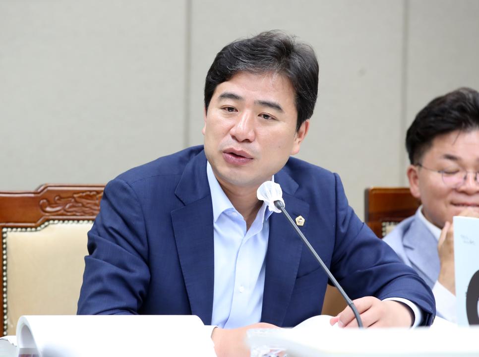 '제352회 정례회 제2차 농수산해양위원회' 게시글의 사진(24) '240612_제352회 정례회 제2차 농수산해양위원회_79.JPG'