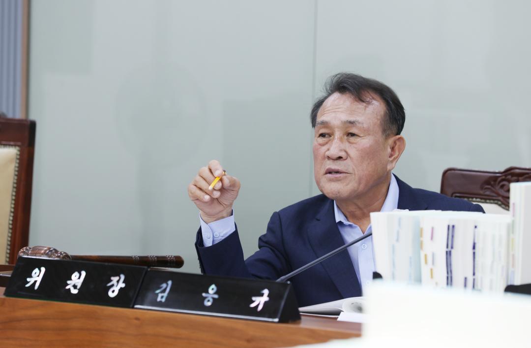 '제351회 정례회 제1차 복지환경위원회' 게시글의 사진(4) '240611_제351회 정례회 복지환경위원회 (1차) (12).JPG'