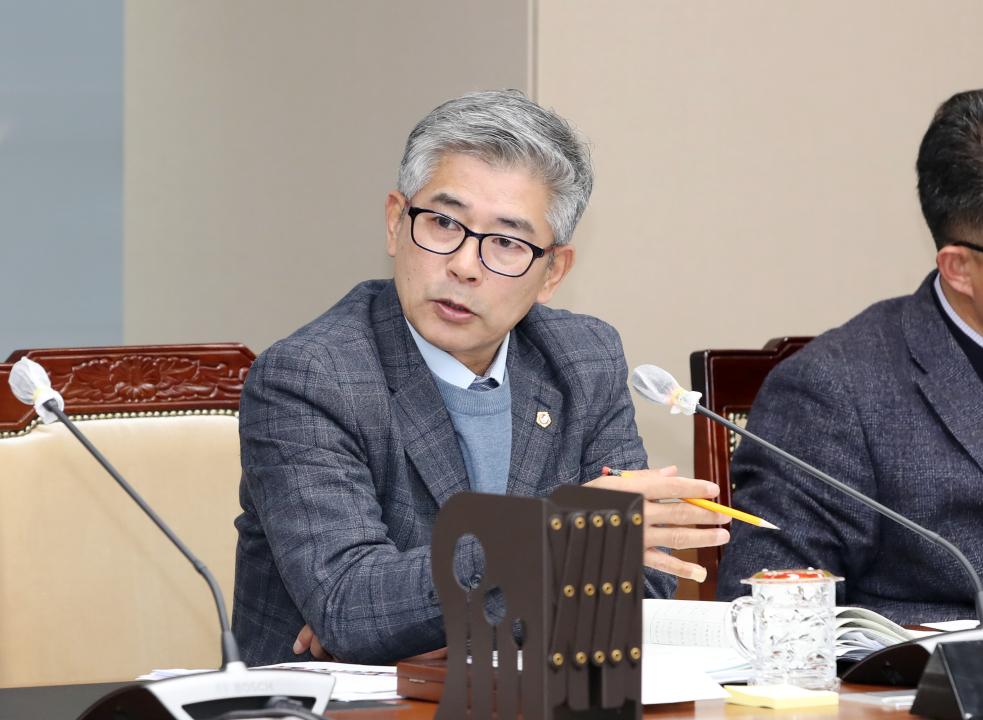 '제357회 임시회 제1차 건설소방위원회' 게시글의 사진(23) '250205_제357회 임시회 제1차 건설소방위원회_29.JPG'