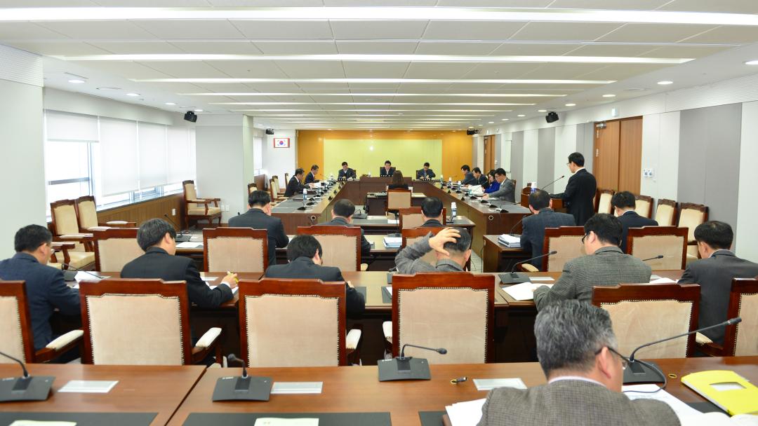 '제276회 충청남도의회 임시회 충청권상생발전특별위원회' 게시글의 사진(11) '150204_제276회 임시회 충청권상생발전특별위원회26.jpg'