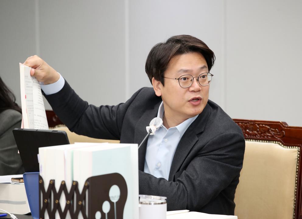 '제356회 정례회 교육위원회 행정사무감사' 게시글의 사진(48) '241118_제356회 정례회 교육위원회 행감_75.JPG'