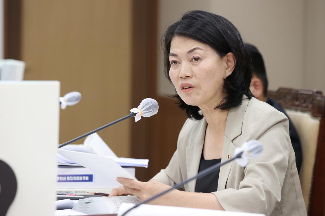 '제351회 정례회 제1차 행정문화위원회' 게시글의 사진(25) '240611_제351회 정례회 행정문화위원회 (1차) (59).JPG'