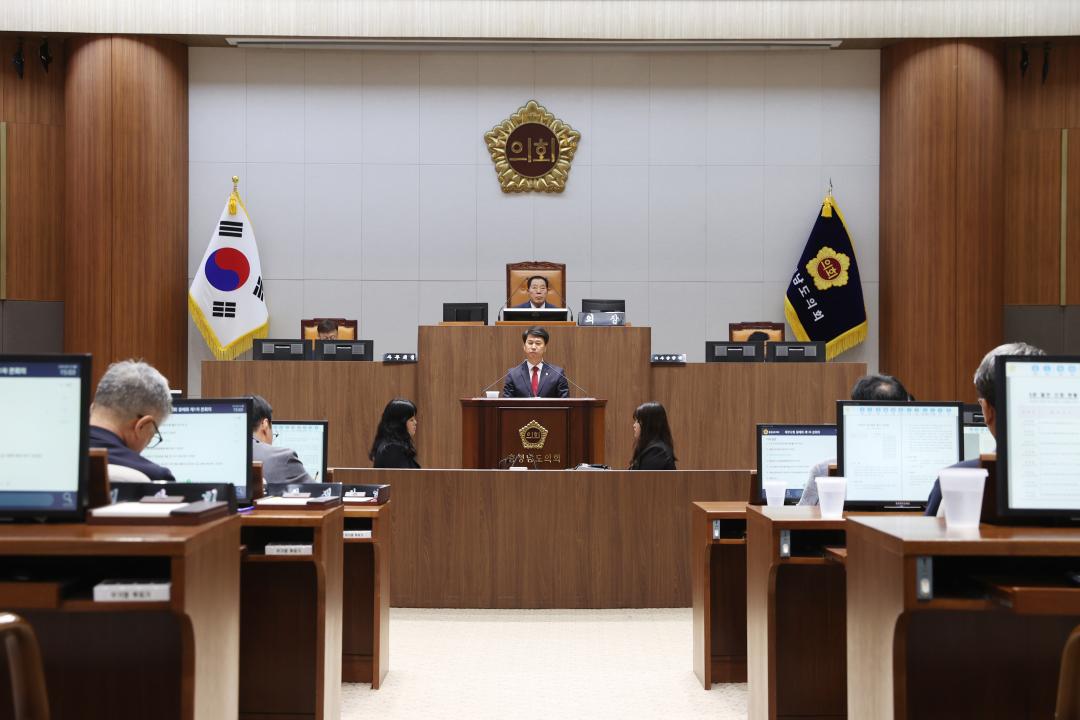'제352회 정례회 제1차 본회의 이상근 의원 건의안' 게시글의 사진(7) '240610_제352회 정례회 제1차 본회의(이상근 의원님 건의안) (144).JPG'