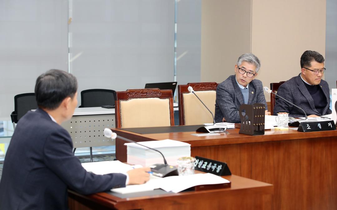 '제357회 임시회 제1차 건설소방위원회' 게시글의 사진(29) '250205_제357회 임시회 제1차 건설소방위원회_37.JPG'