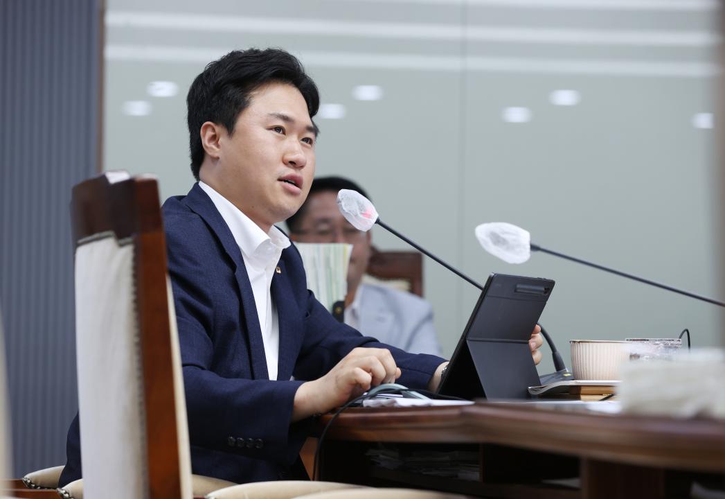 '제351회 정례회 제1차 복지환경위원회' 게시글의 사진(24) '240611_제351회 정례회 복지환경위원회 (1차) (55).JPG'