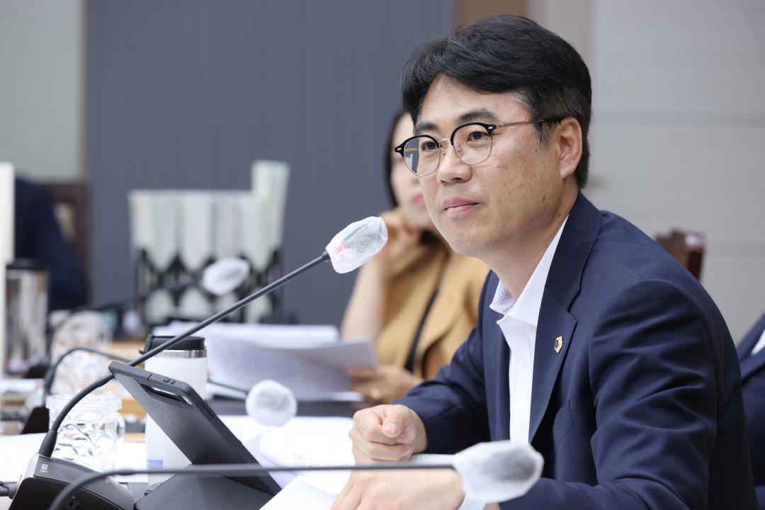 '제351회 정례회 제1차 복지환경위원회' 게시글의 사진(20) '240611_제351회 정례회 복지환경위원회 (1차) (49).JPG'