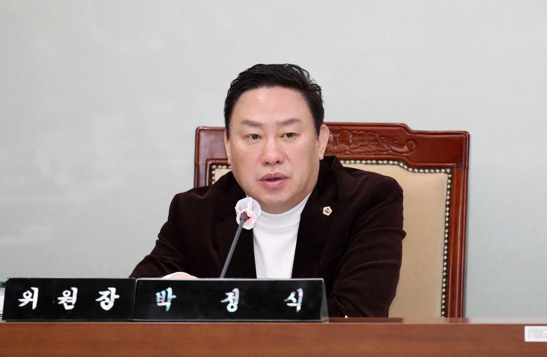 '제1차 예산결산특별위원회' 게시글의 사진(13) '250218_제357회 임시회 예산결산특별위원회_15.JPG'