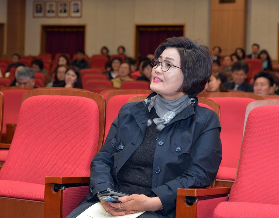 '21세기 미래역량을 키우는 수학교육의 방향 의정토론회' 게시글의 사진(15) '0410_한옥동 의원 의정토론회31.jpg'
