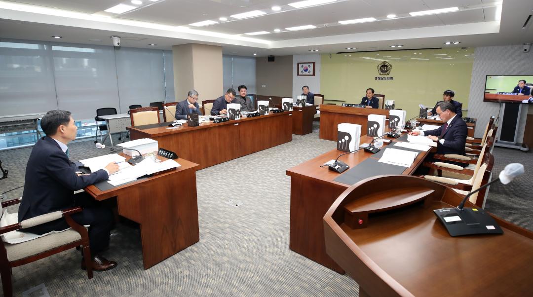 '제357회 임시회 제1차 건설소방위원회' 게시글의 사진(3) '250205_제357회 임시회 제1차 건설소방위원회_03.JPG'