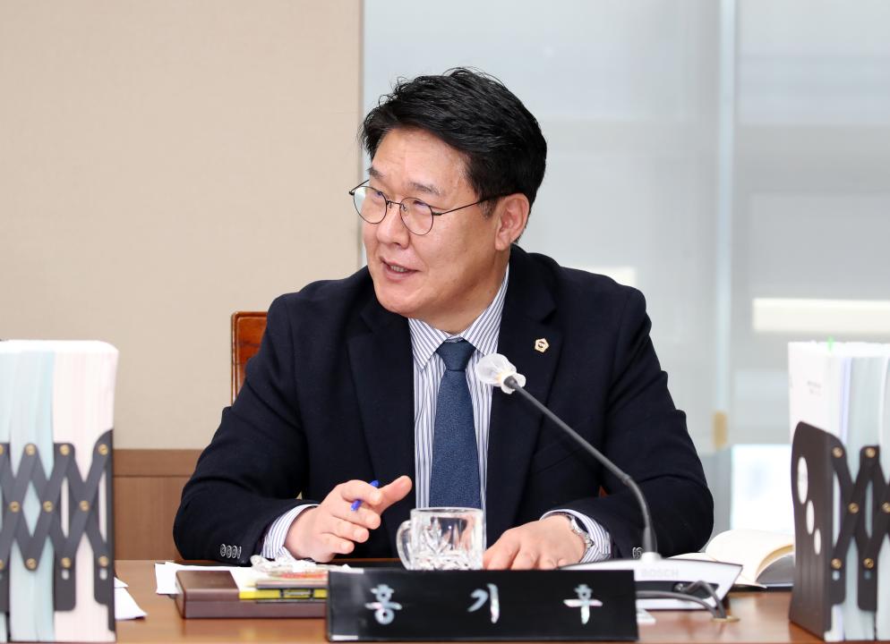 '제357회 임시회 제3차 건설소방위원회' 게시글의 사진(21) '250207_제357회 임시회 제3차 건설소방위원회_29.JPG'