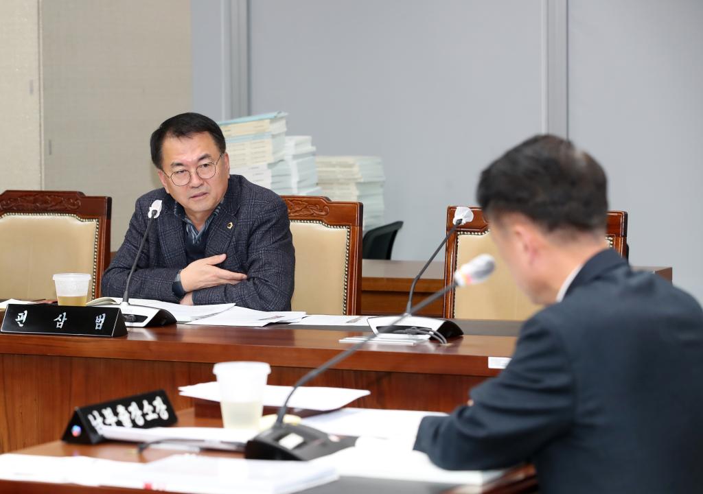 '제357회 임시회 제2차 농수산해양위원회' 게시글의 사진(37) '250206_제357회 임시회 제2차 농수산해양위원회_47.JPG'