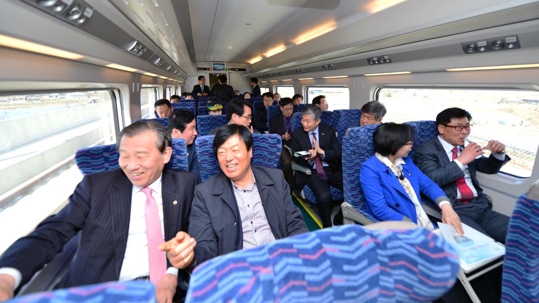 '호남고속철도(KTX) 공주역 출발 시승식' 게시글의 사진(20) '150323_공주역 KTX 시승식27.jpg'