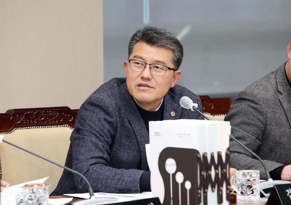 '제357회 임시회 제1차 건설소방위원회' 게시글의 사진(20) '250205_제357회 임시회 제1차 건설소방위원회_25.JPG'