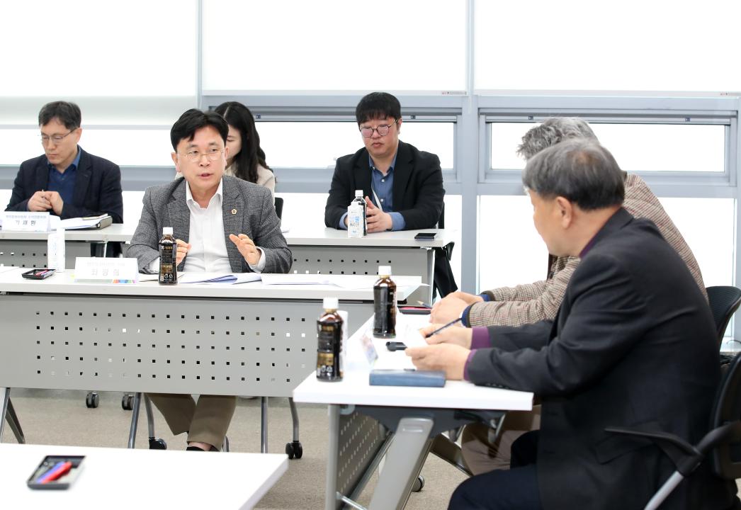 '행정문화위원회 충청남도 인권 기본 조례 관련 간담회' 게시글의 사진(24) '250311_충청남도 인권 기본 조례 관련 간담회_29.JPG'