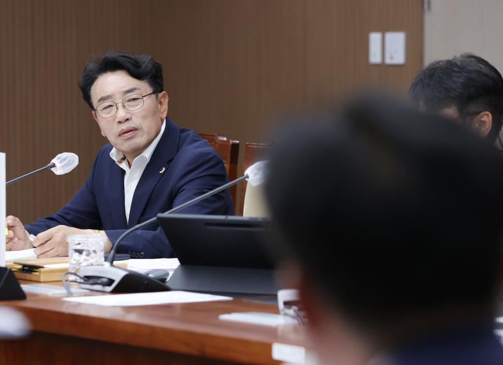 '제351회 정례회 제1차 복지환경위원회' 게시글의 사진(18) '240611_제351회 정례회 복지환경위원회 (1차) (40).JPG'
