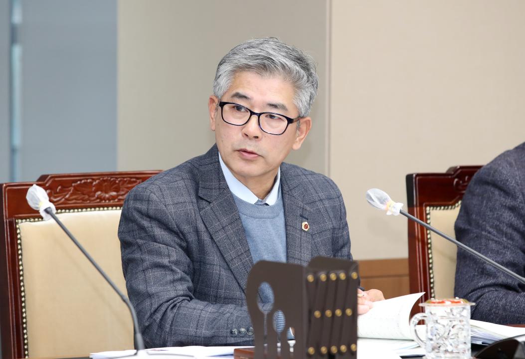 '제357회 임시회 제1차 건설소방위원회' 게시글의 사진(27) '250205_제357회 임시회 제1차 건설소방위원회_35.JPG'