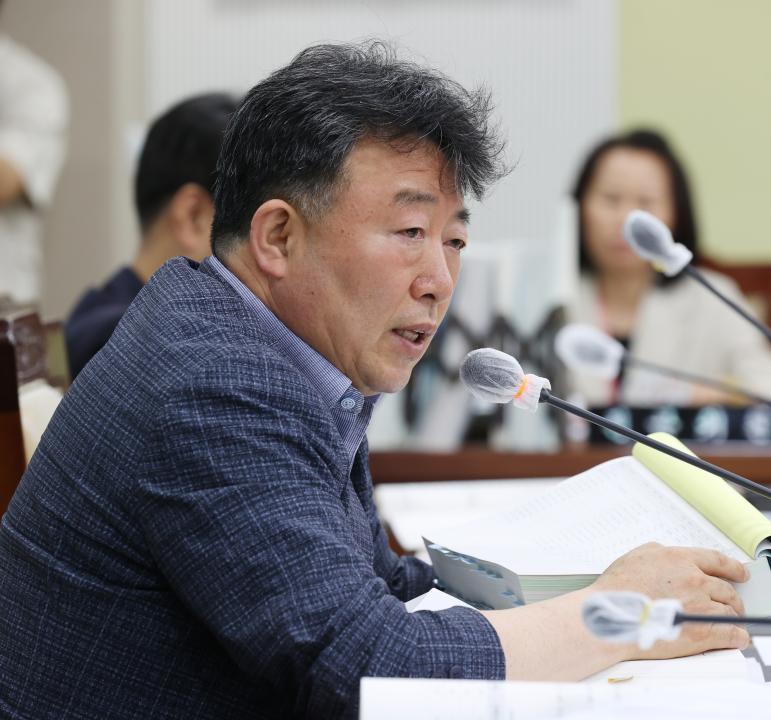 '제351회 정례회 제1차 행정문화위원회' 게시글의 사진(12) '240611_제351회 정례회 행정문화위원회 (1차) (7).JPG'