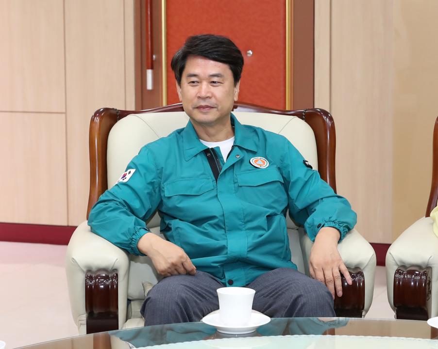'충남도교육청 을지훈련 근무자 격려 방문' 게시글의 사진(9) '240820_을지훈련 근무자 격려 방문 도교육청_11.JPG'
