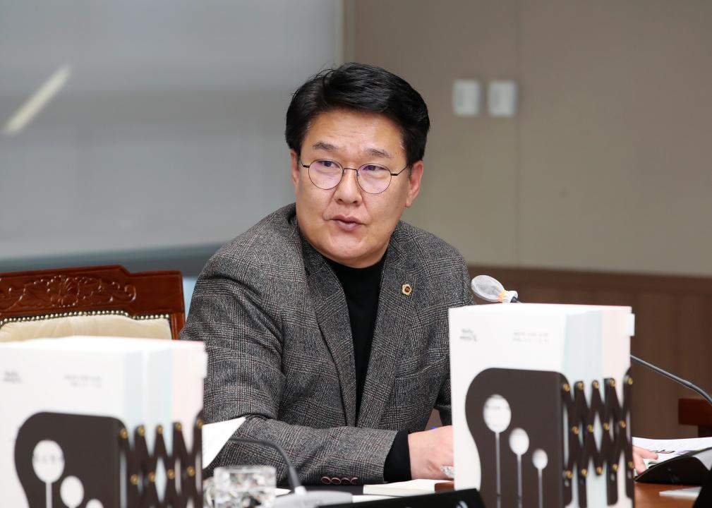 '제357회 임시회 제1차 건설소방위원회' 게시글의 사진(13) '250205_제357회 임시회 제1차 건설소방위원회_17.JPG'